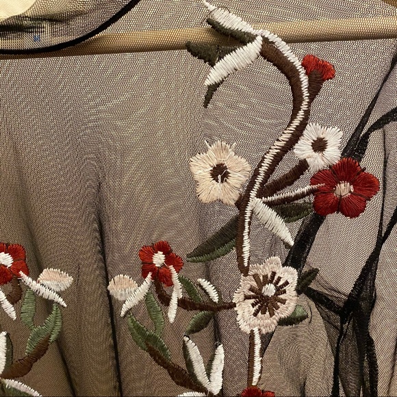 Silence + Noise Mock Neck Long Sleeve - Picture 5 of 6